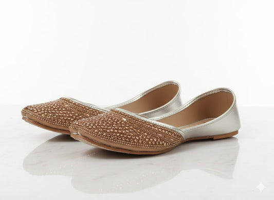 Royal  Hand-Embellished Khussa – Elegant Silver Zari & Pearl Work